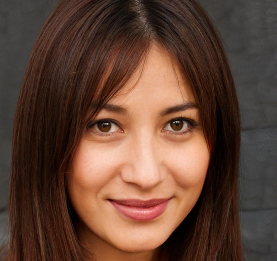 Elena Ruiz, Consultora Freelance